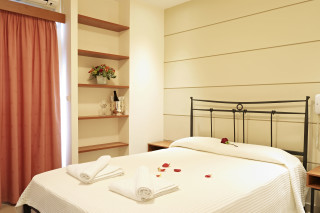 Suite Galaxias Luxury bedroom with double bed and elegant decoration